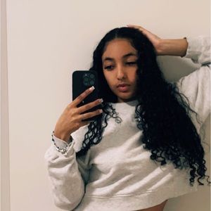 Meet your Posher, Larine